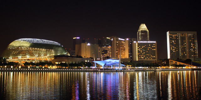Marina-bay-at_night_singapore-May_1_2009banner