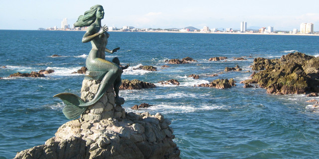 mermaid-statue-5-mazatlan-mexicobanner