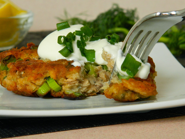 Salmon-Patty-with-Fork