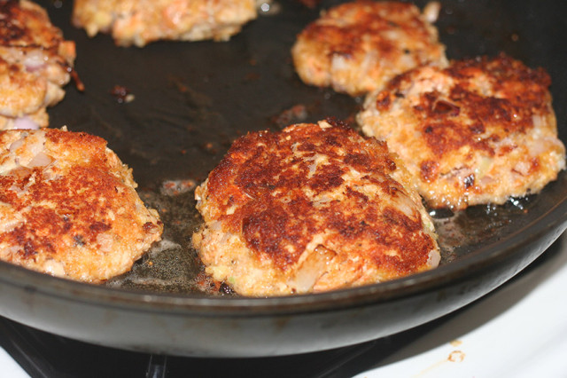 salmon-burgers-frying-up