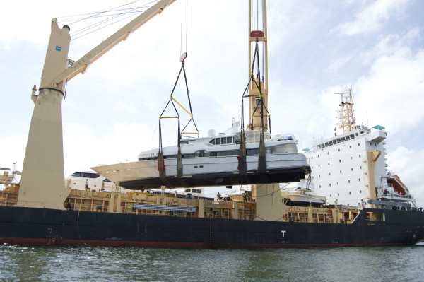 United Yacht Transport, Vessel Loading, North American Leader In Transport
